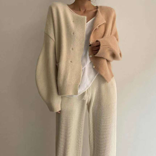 Damen Kuscheliger Strickcardigan mit hohen Ärmeln und einzigartigem Design EB