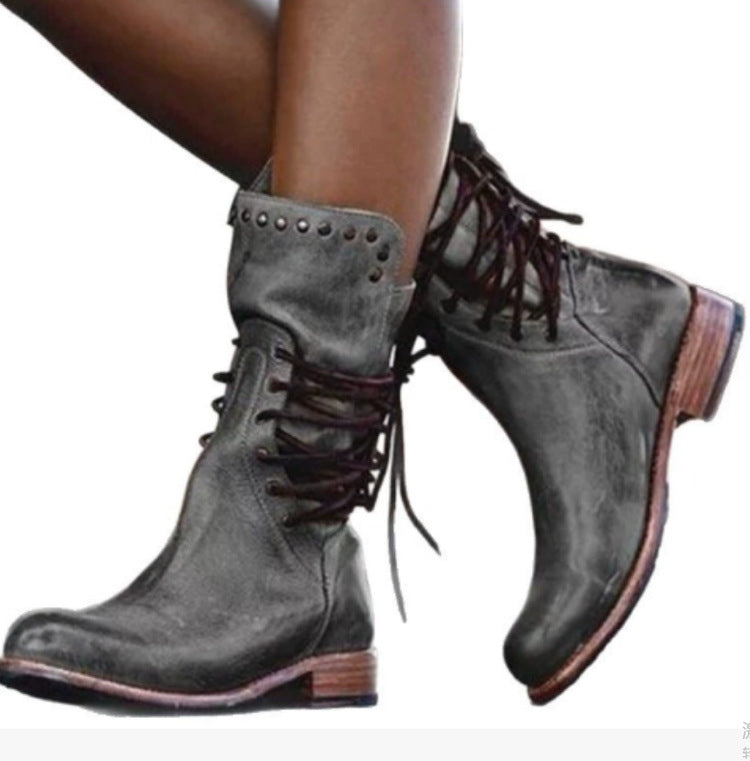 Damen Vintage‑inspirierte Schnür‑Stiefeletten mit Nietenrand und niedrigem Blockabsatz EB