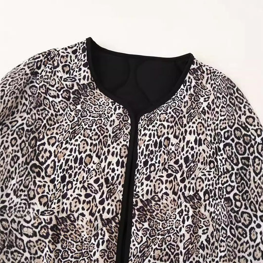 Damen gesteppte Jacke mit modernem Leopardenmuster und praktischen Taschen EB