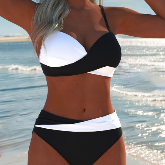 Damen Bikini-Set mit raffiniertem Wickeldesign und kontrastierenden Farben EB