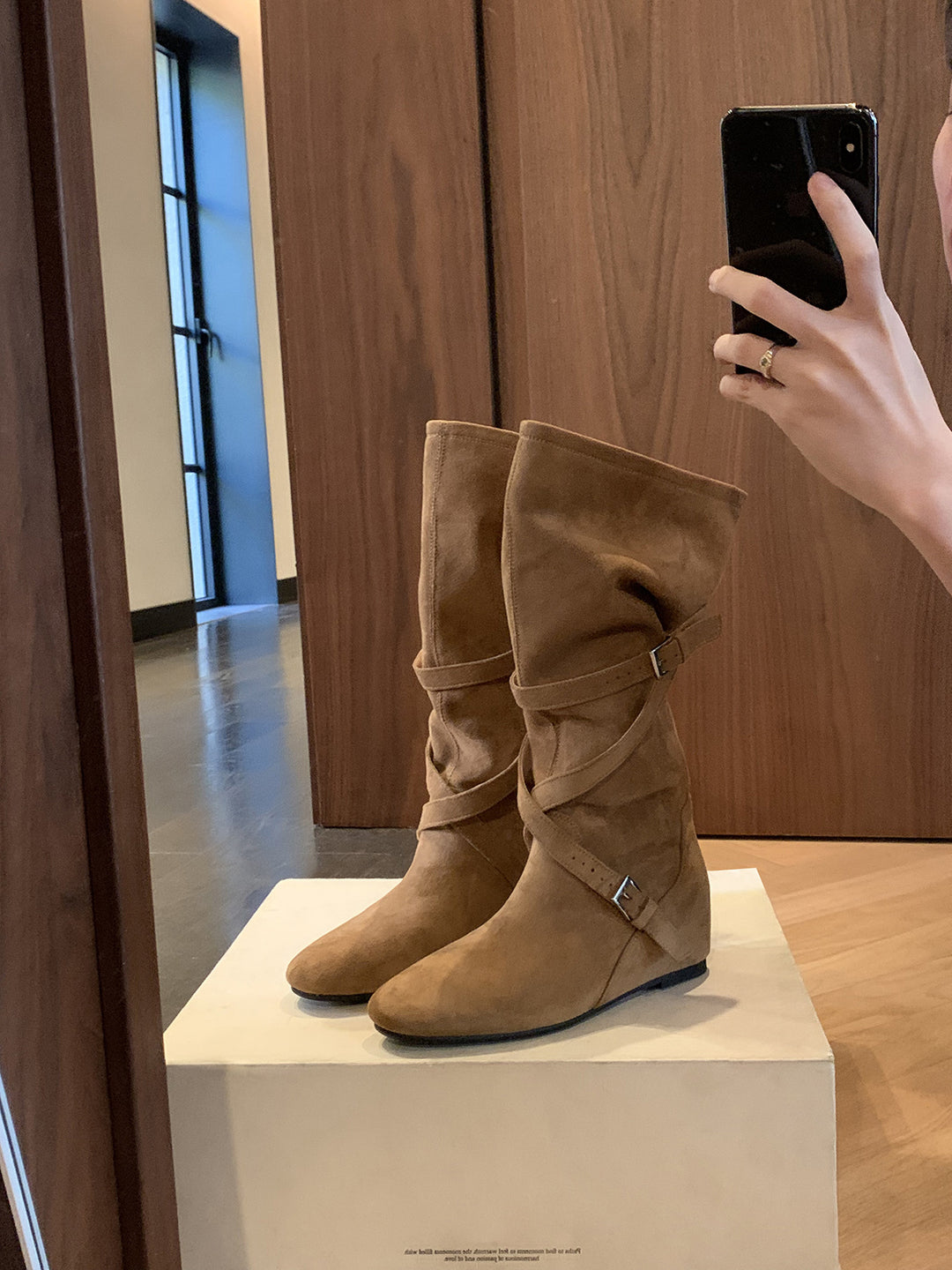 Damen Elegante Stiefel mit verstellbarem Riemen und komfortablem Fußbett EB
