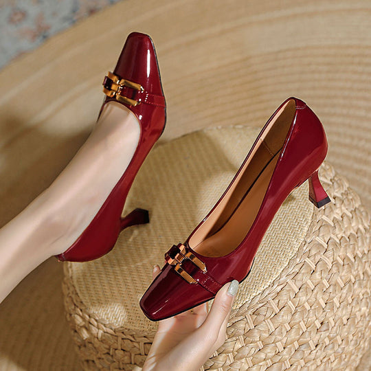 Damen Pumps mit geschmackvollem quadratischem Zehenbereich und eleganter Schnallenapplikation EB