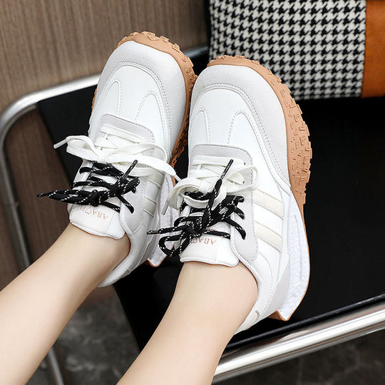Damen Sportliche Sneakers mit rutschfester Laufsohle und atmungsaktiver Obermaterialstruktur EB