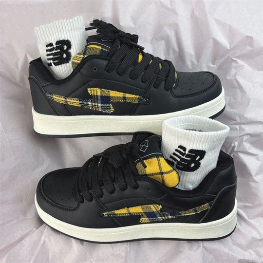 Damen Modische Sneakers mit kariertem Design und gepolsterter Innensohle EB