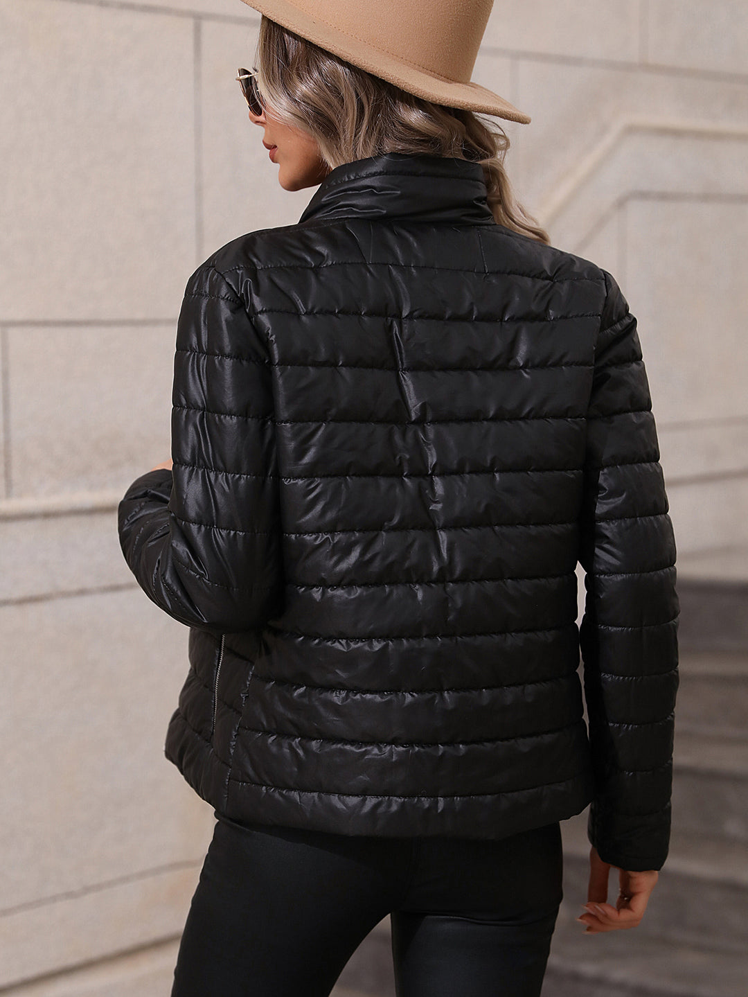 Damen gesteppte Übergangsjacke mit hochgeschlossenem Kragen und praktischen Taschen EB