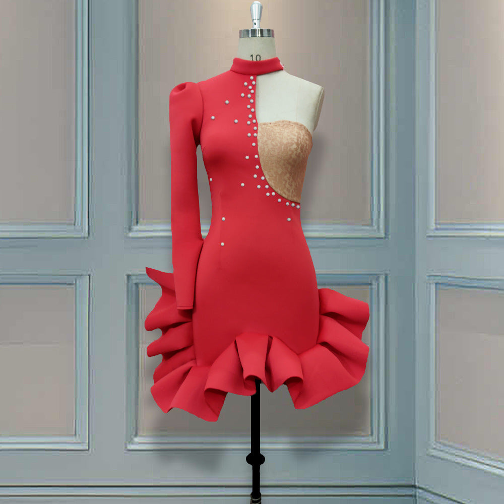 Damen figurbetontes Kleid mit innovativem asymmetrischen Design und Rüschen EB