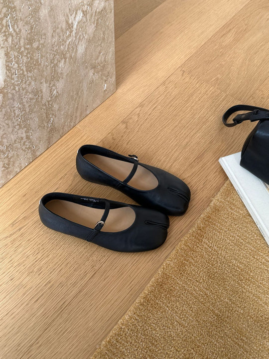 Damen elegante Ballerinas mit verstellbarem Riemchen und weichem Leder EB