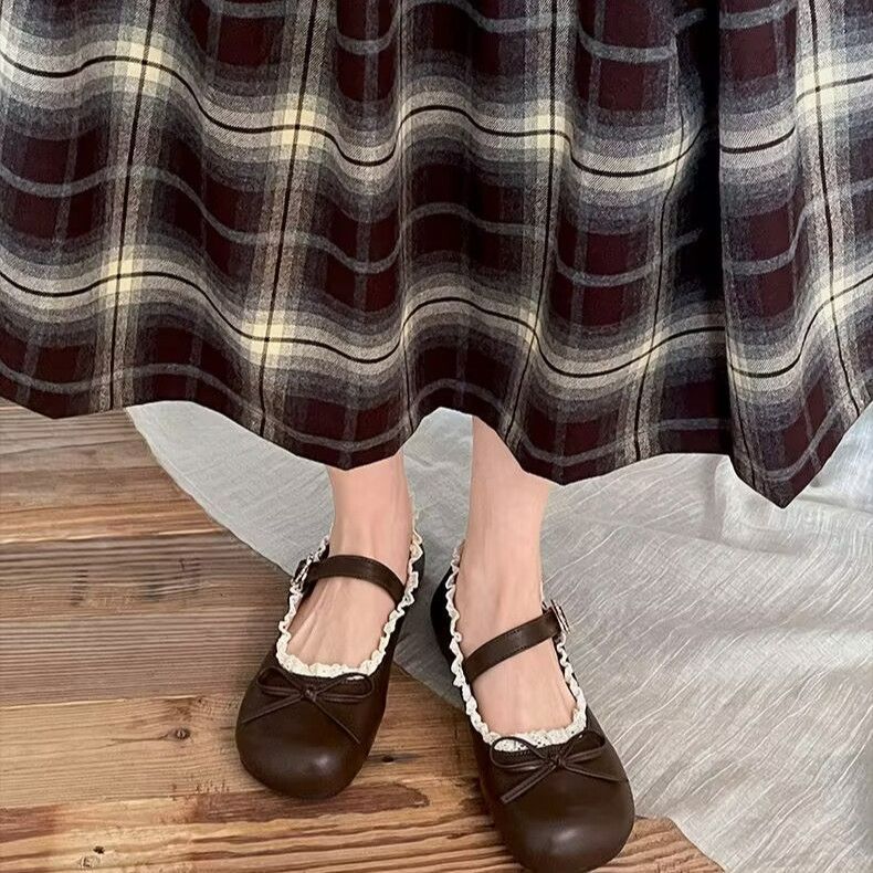 Damen Ballerinas mit verspielten Details und edler Schnürung EB