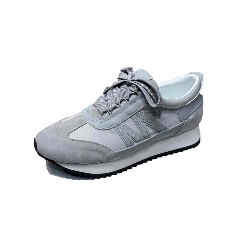 Damen Sneakers mit atmungsaktiver Oberflächenstruktur und rutschfester Sohle EB