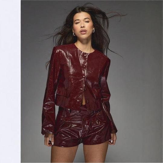 Damen Kunstlederjacke mit glänzendem Finish und eleganten Blenden EB
