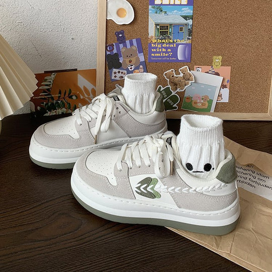 Damen Modische Sneakers mit elegantem Kragen und einzigartigen Design-Details EB