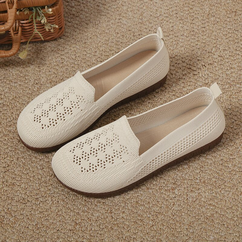 Damen Bequeme Slip-On Schuhe mit modischem Lochmuster EB