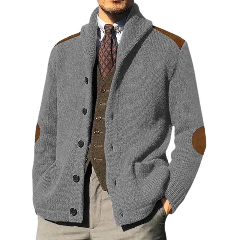 Herren kuscheliger Strickcardigan mit modernem Schalkragen und praktischen Knopfdetails EB