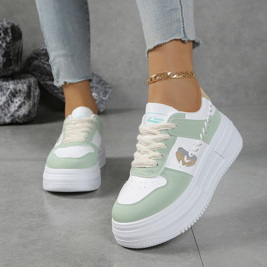 Damen Sneakers mit Komfort-Plateausohle und modischen Details EB