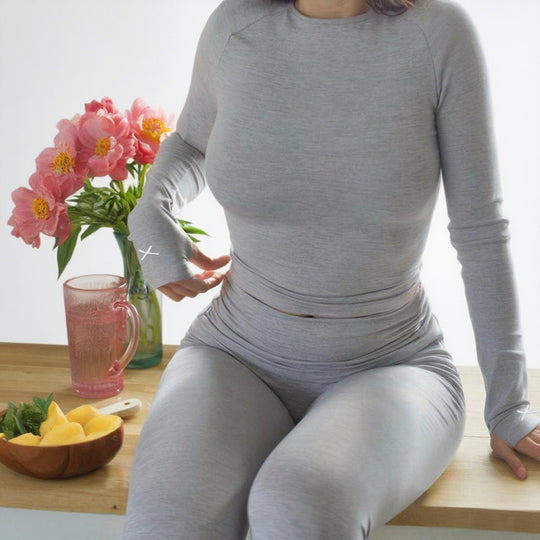 Damen Sportliches Set aus langärmligem Oberteil und Leggings EB