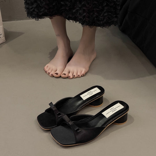 Damen elegante Mules mit dekorativem Schleifenelement und komfortablem Blockabsatz EB