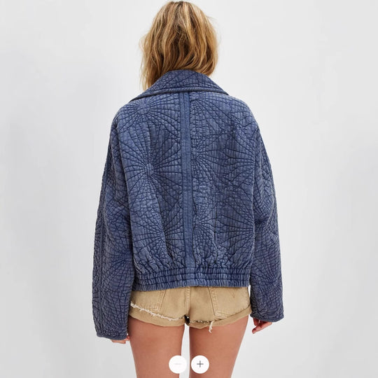 Damen kuschelige Steppjacke mit großem Kragen EB