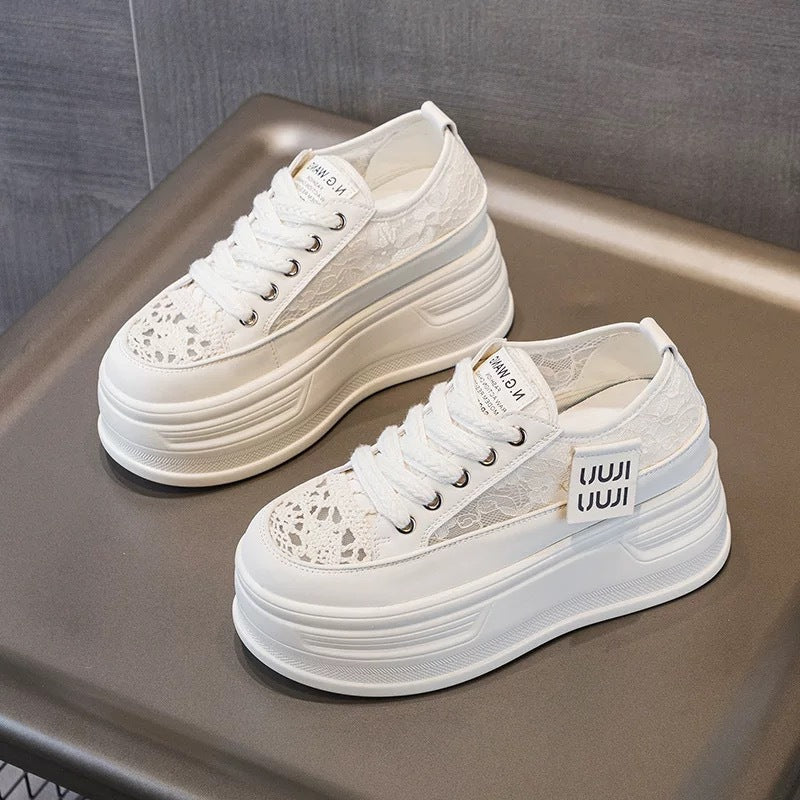 Damen Chunky Plateausneaker mit atmungsaktiver Mesh-Oberfläche und modischer Schnürung EB