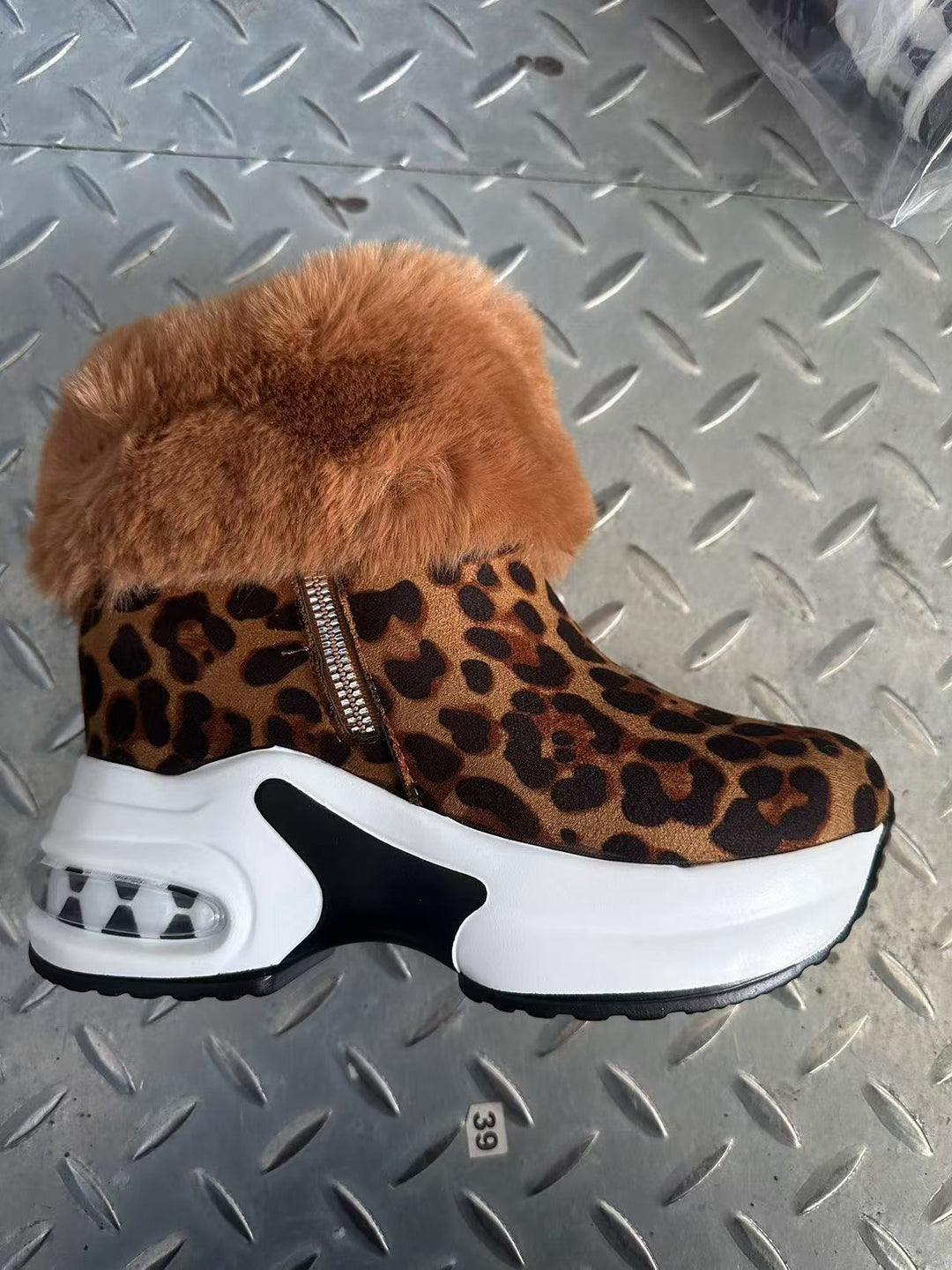 Damen Sneaker-Stiefel mit weichem Kunstfellkragen und trendigem Reißverschluss EB