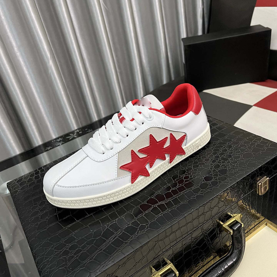 Damen Sneakers mit zusätzlicher Sternen-Applikation von EB