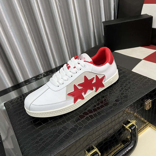 Damen Sneakers mit zusätzlicher Sternen-Applikation von EB