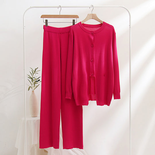 Damen strickendes Loungewear-Set mit feinem Rippmuster und herausragenden Knopfdetails EB