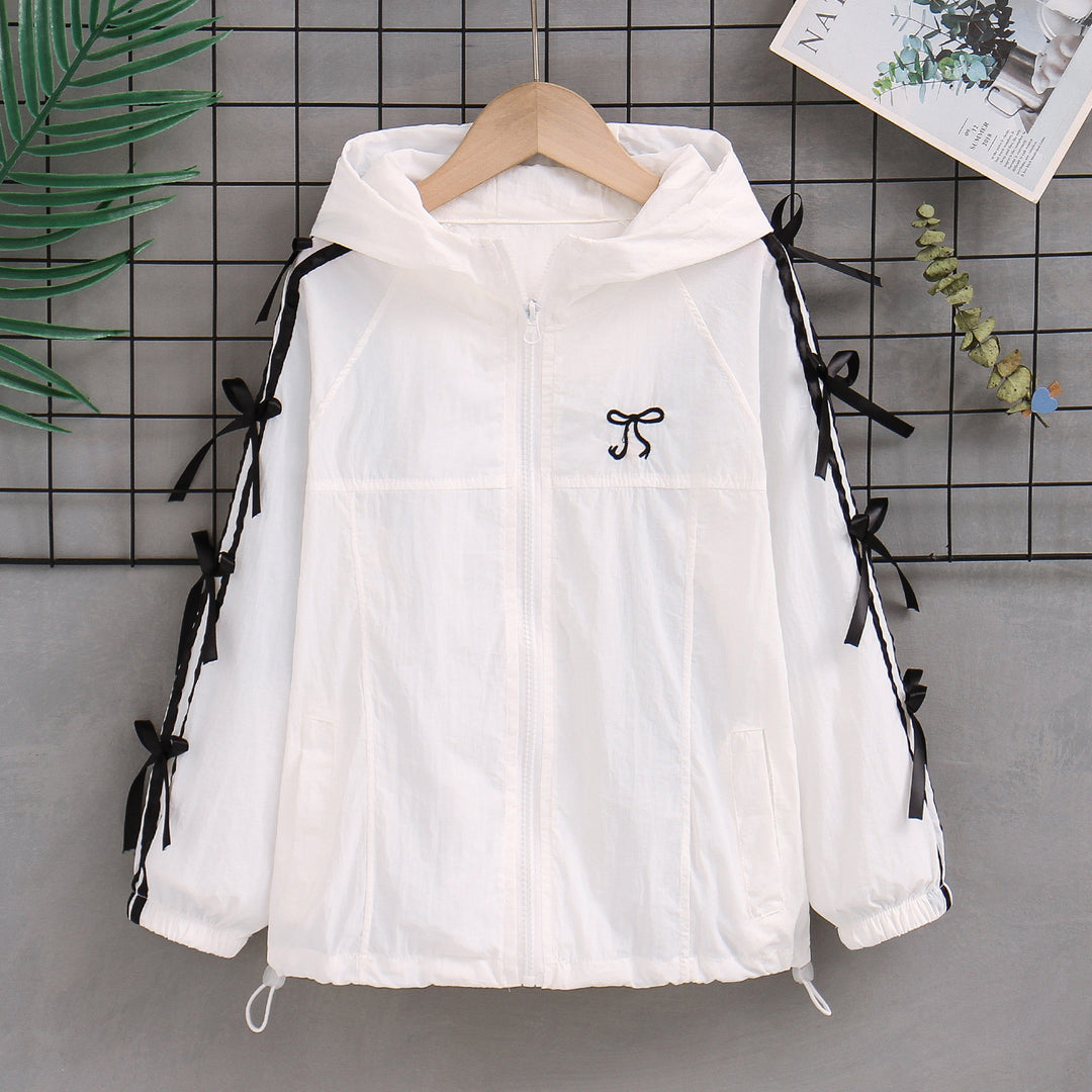 Damen nan transparente bestickte Kapuzenbluse mit Volantärmeln R&B