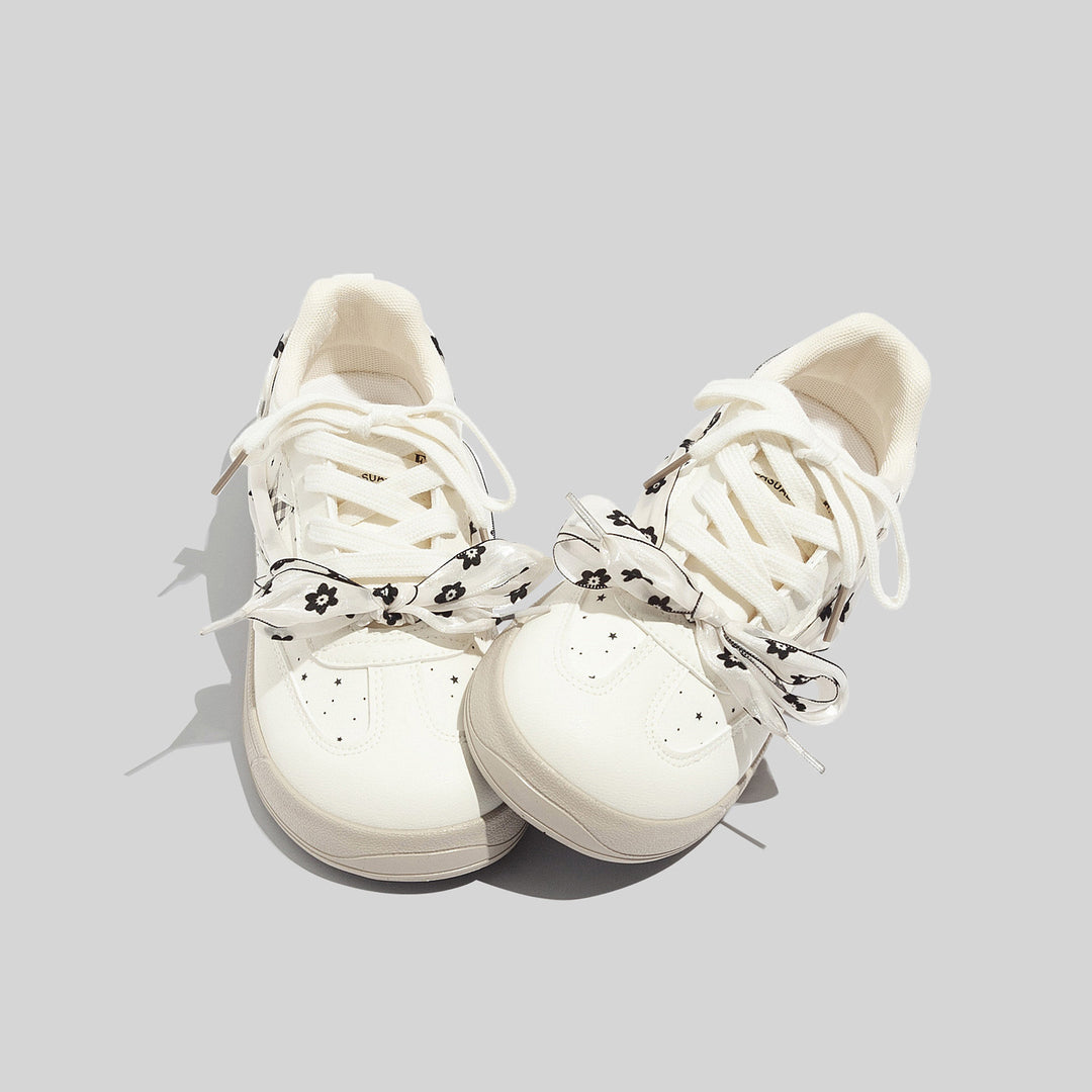 Damen Sneakers mit floralem Druck und innovativem Schnürsystem EB