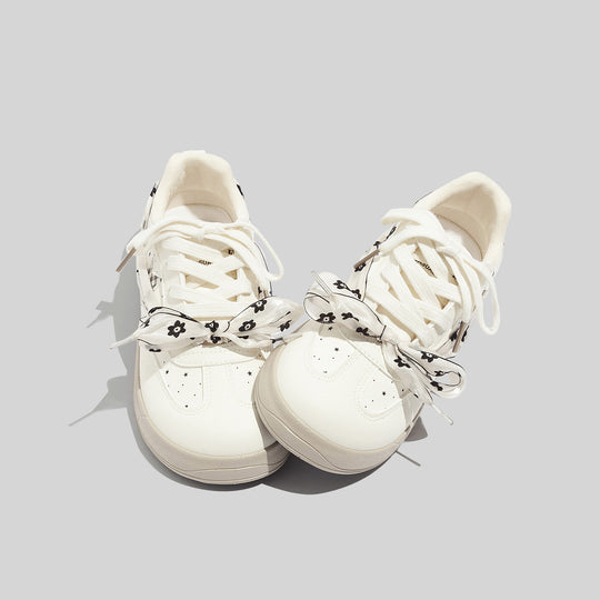 Damen Sneakers mit floralem Druck und innovativem Schnürsystem EB