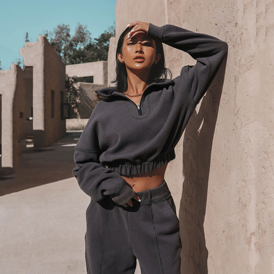 Damen nan kurzes Kapuzen-Sweatshirt mit halbem Reißverschluss elastischem Saum und Kontrastnähten EB