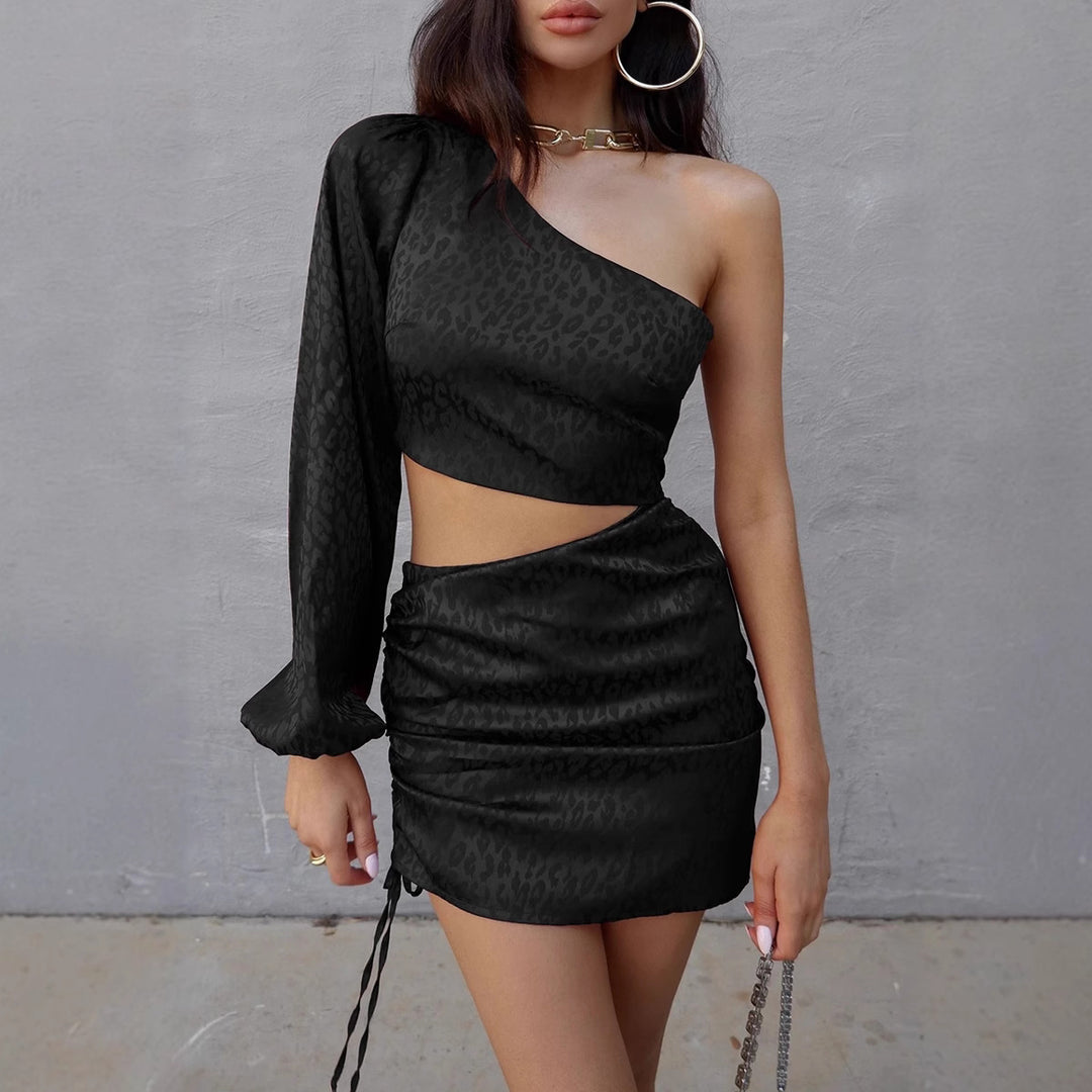 Damen Minikleid mit asymmetrischem Schnitt und raffinierten Rüschendetails EB