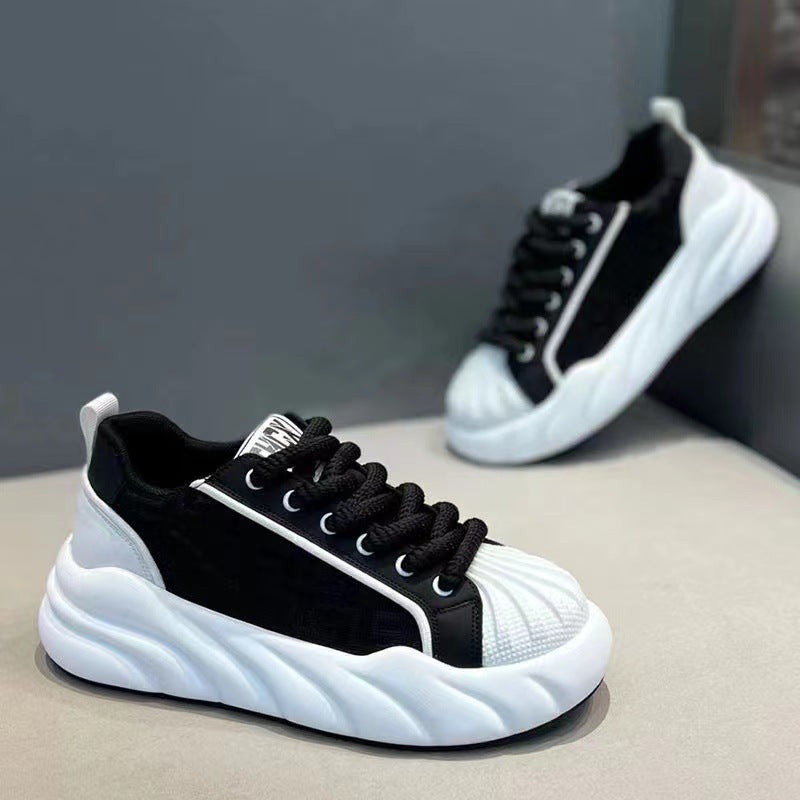 Damen Sportliche Sneaker mit texturierter Oberfläche und dämpfender Sohle EB