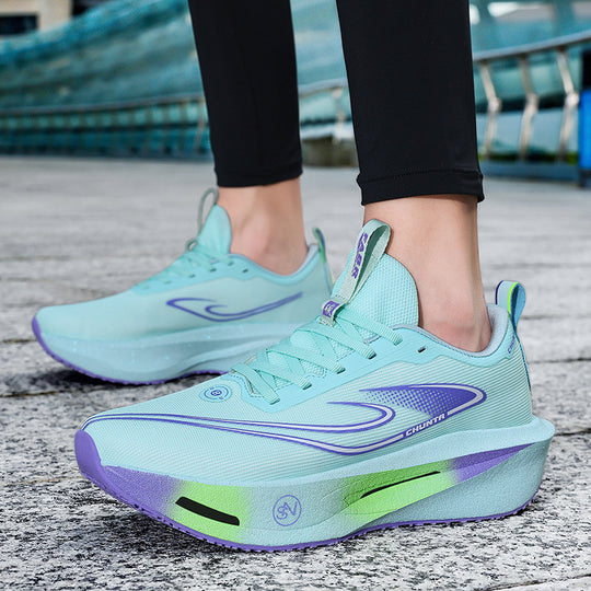 Unisex fließende Race-Performance-Sneaker mit hochprofilierter reaktiver Schaum-Zwischensohle und nahtlosem Leichtstrick-Obermaterial EB