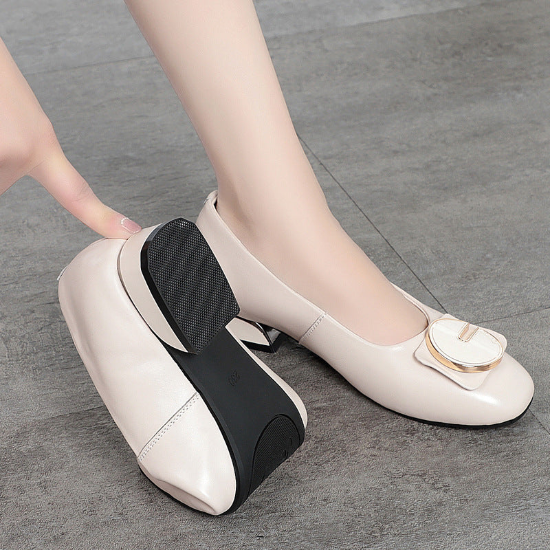 Damen elegante Ballerinas mit modischem Schmuckdetail und komfortablem Blockabsatz EB