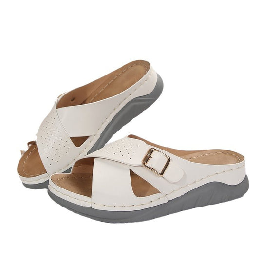 Damen Ergonomische Komfort Pantolette mit Memoryfußbett, perforierten Kreuzriemen und verstellbarer Zierschnalle EB