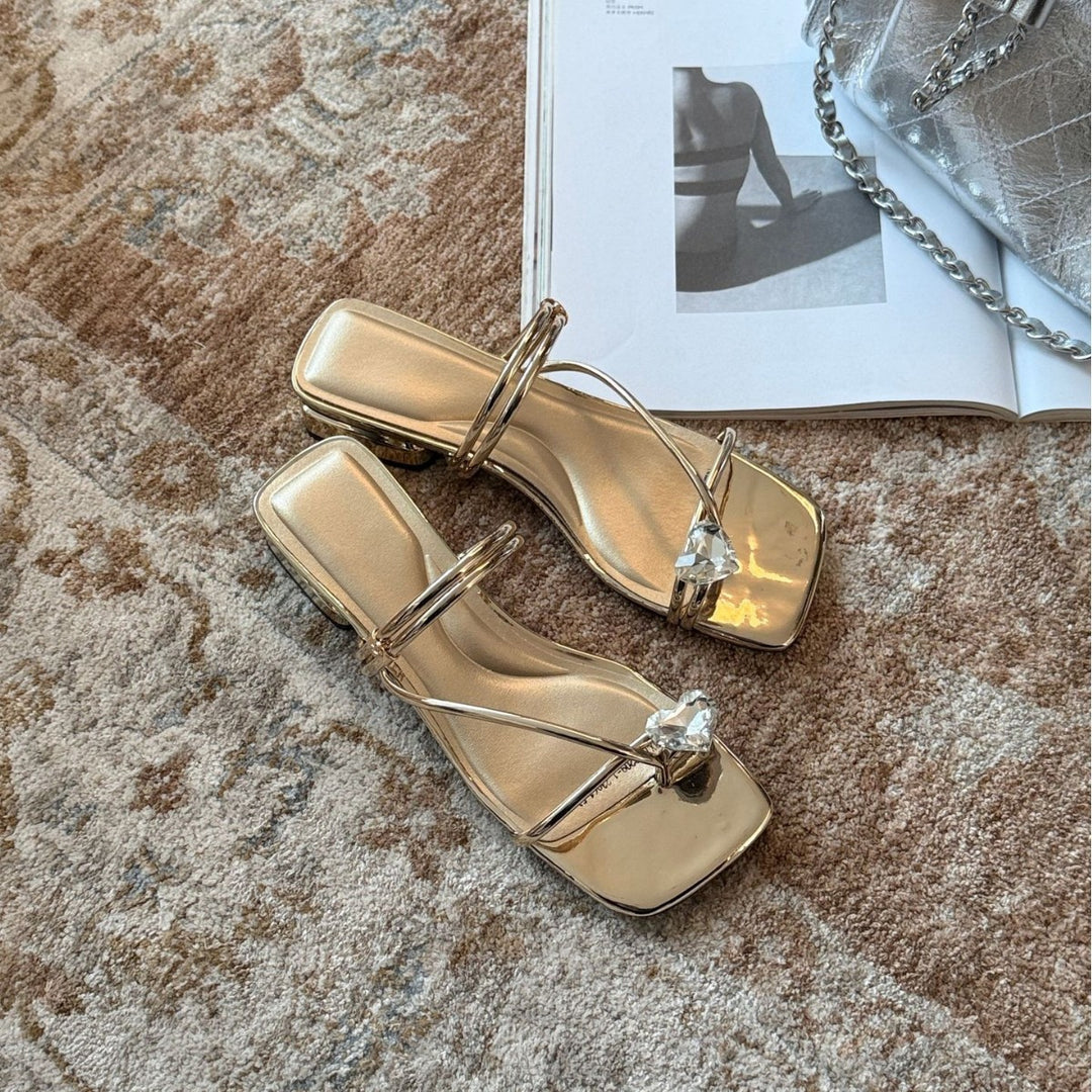 Damen Elegante und bequeme Sandalen mit modischem Riemendesign und hochwertiger Oberflächenstruktur EB