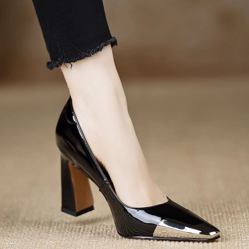 Damen Elegante Pumps mit moderner Metallspitze EB