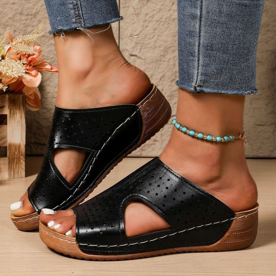Damen Offene Wedge-Sandaletten mit perforiertem Obermaterial und bequemer Fußbettung EB