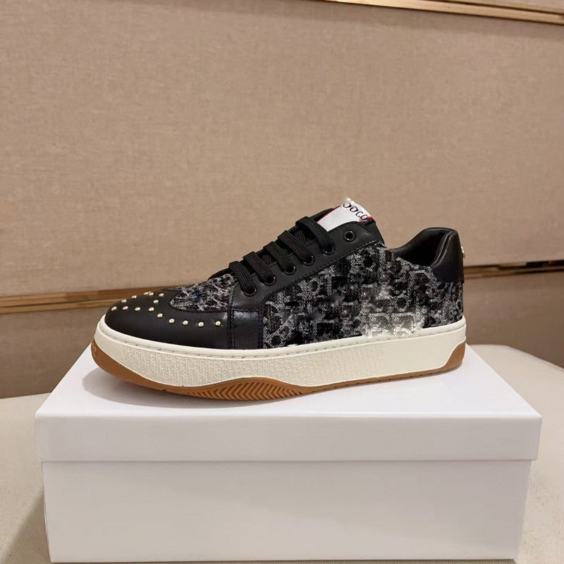 Damen Sneakers mit geometrischem Obermaterial und modischen Applikationen EB