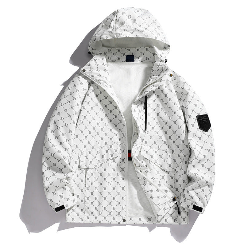Herren Kapuzen-Softshelljacke mit Allover‑Monogramm, atmungsaktivem Meshfutter und Reißverschlusstaschen EB