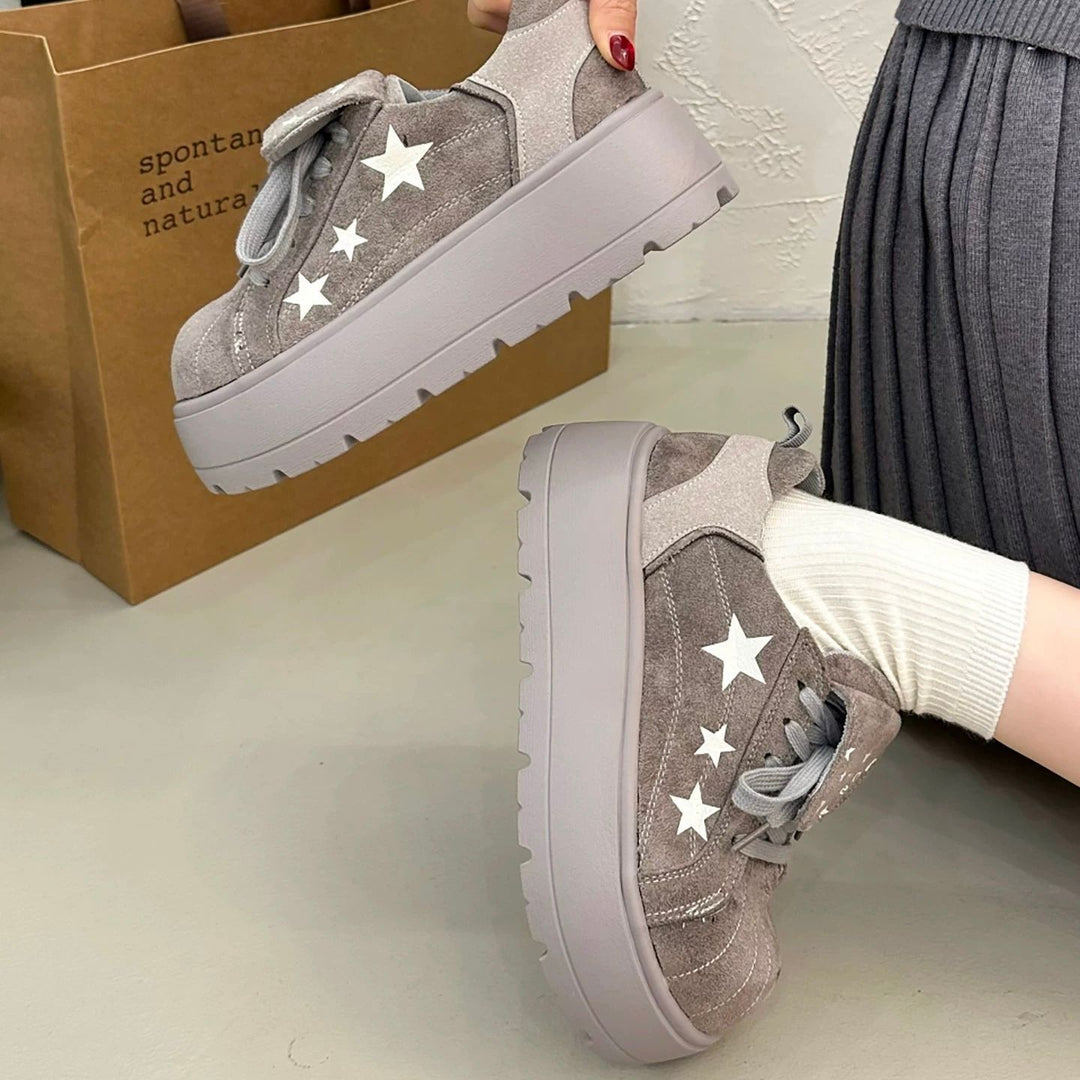 Damen Plateau-Sneaker mit modischen Sternen-Details und bequemem Klettverschluss EB