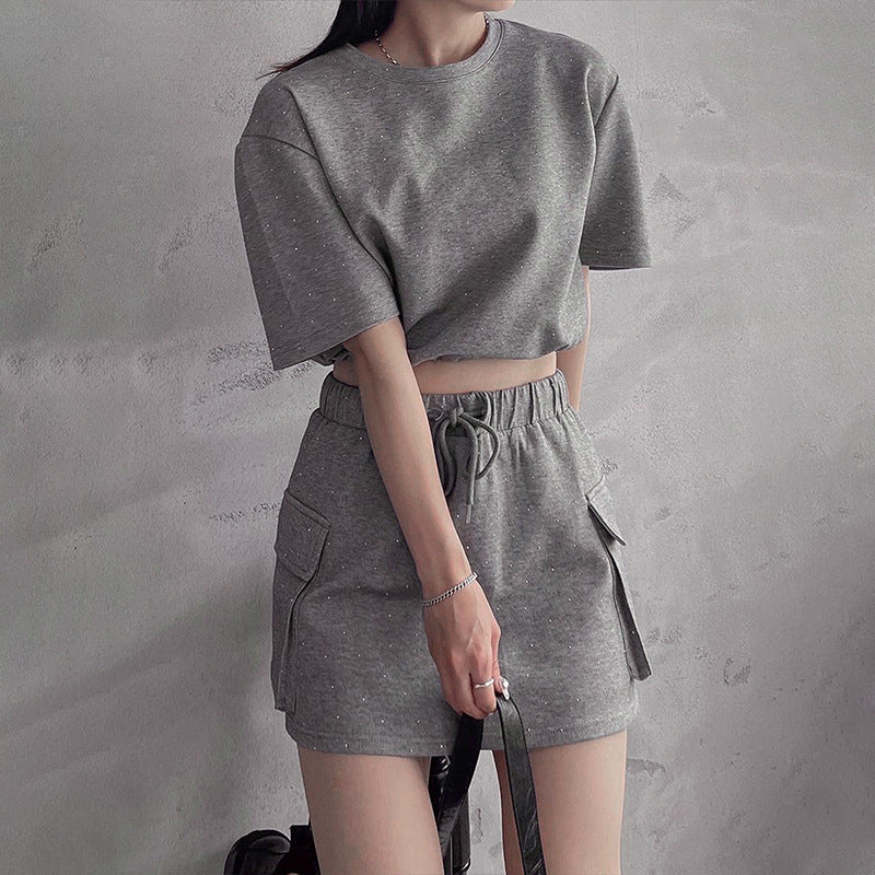 Damen lässiges Freizeit-Set mit cropped T-Shirt und Rock EB