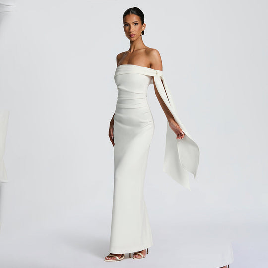 Damen Elegantes Maxikleid mit schulterfreiem Design und raffiniertem Drapierungselement EB