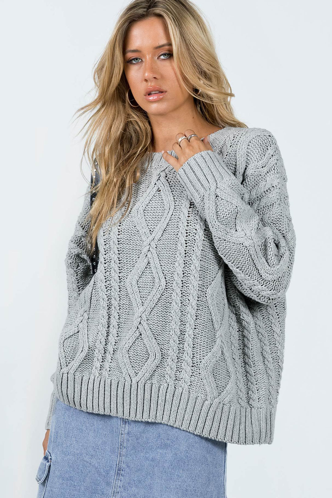 Damen Grobstrickpullover mit voluminösen Ärmeln und klassischem Zopfmuster EB