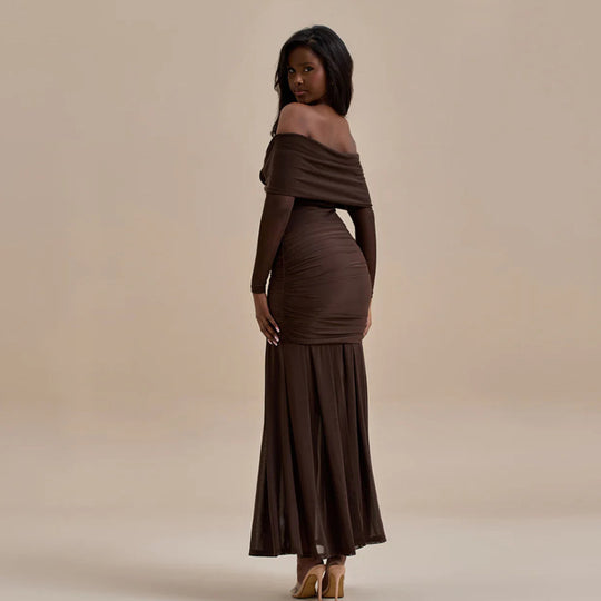 Damen Maxikleid mit schulterfreier Silhouette und dekorativen Rosen EB