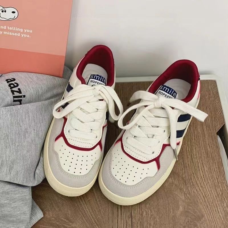 Damen Sportliche Sneakers mit reflektierenden Details EB