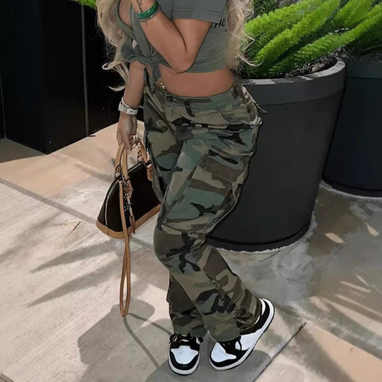 Damen Cargohose mit Camouflage-Muster und praktischen Taschen EB