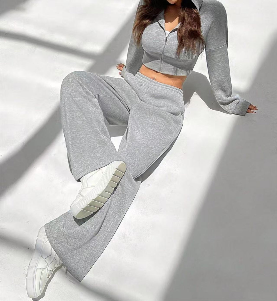 Damen sportliches Set aus weich fließendem Material mit Kapuze und weitem Schnitt EB