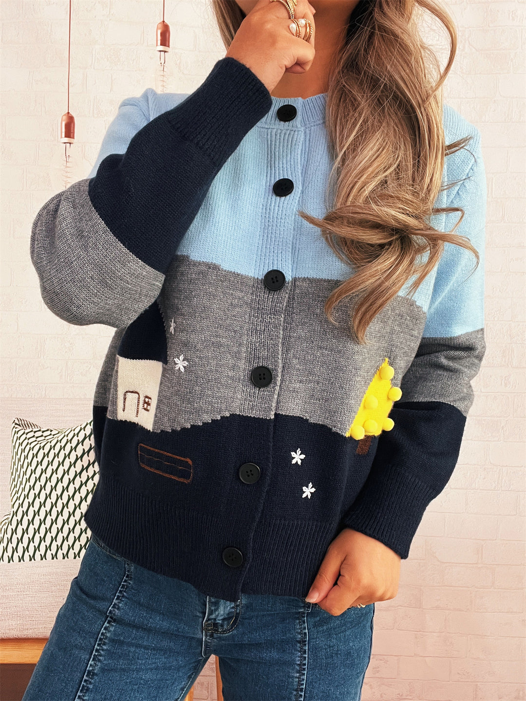 Damen Strickjacke mit festlichem Motiv und Knopfdetails EB