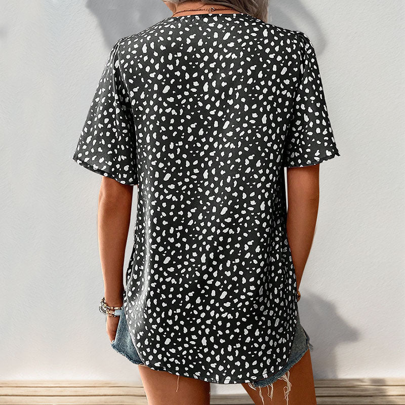 Damen V-Ausschnitt T-Shirt mit Leopardenmuster und fließendem Schnitt EB